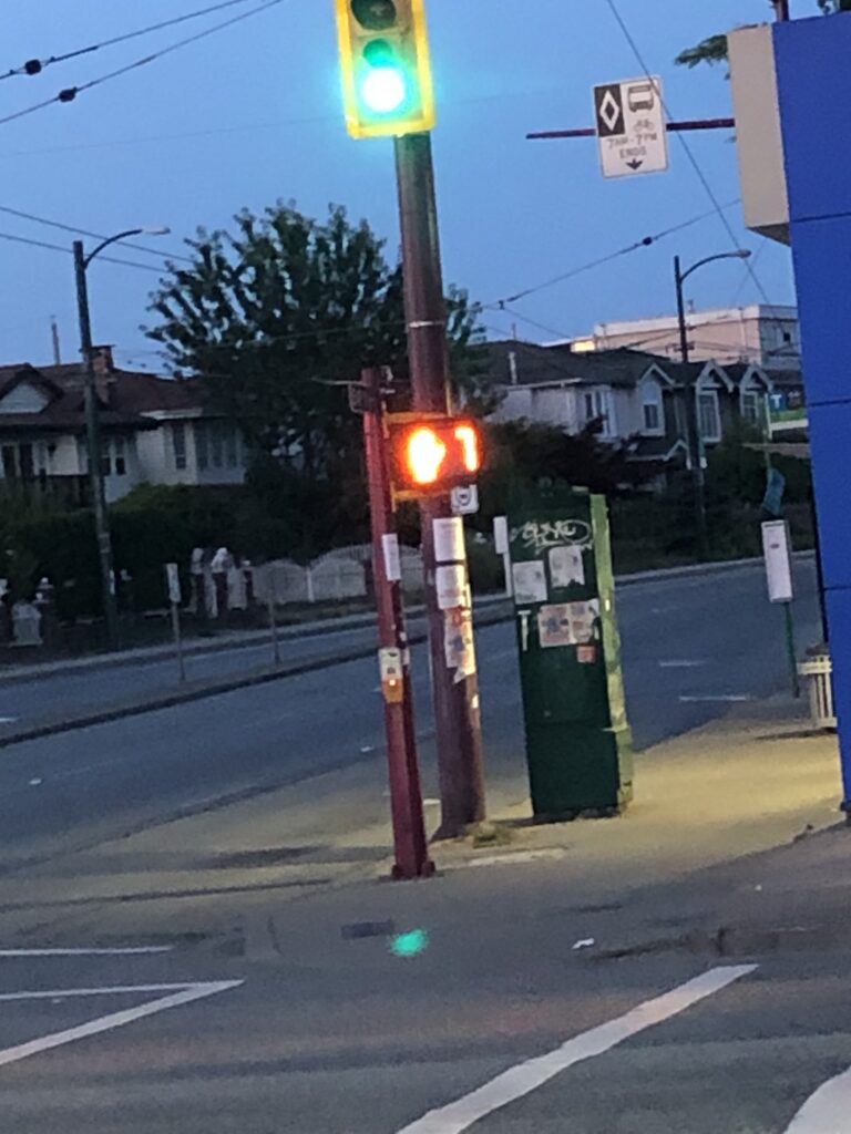 7月下旬21:30頃のバンクーバー
まだ明るい